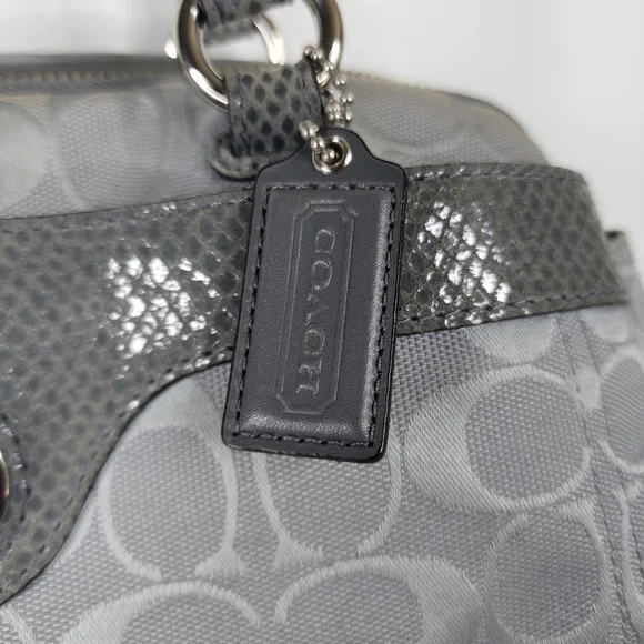 COACH Signature Penelope Shoulder Bag. - Picture 3 of 16